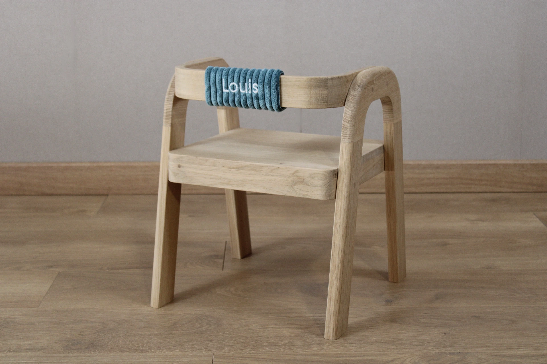 Chaise enfant en bois de chêne naturel_bleu