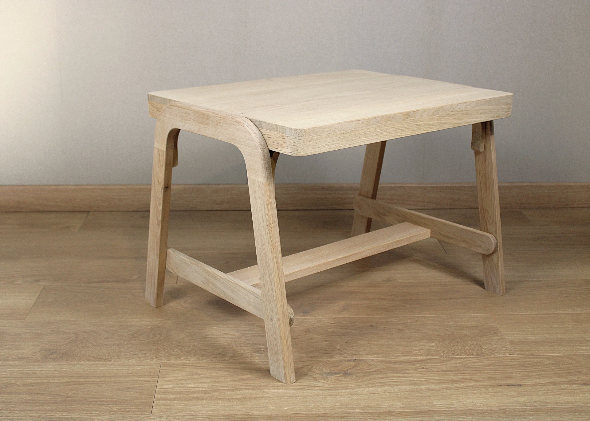 Table enfant en bois de chêne naturel