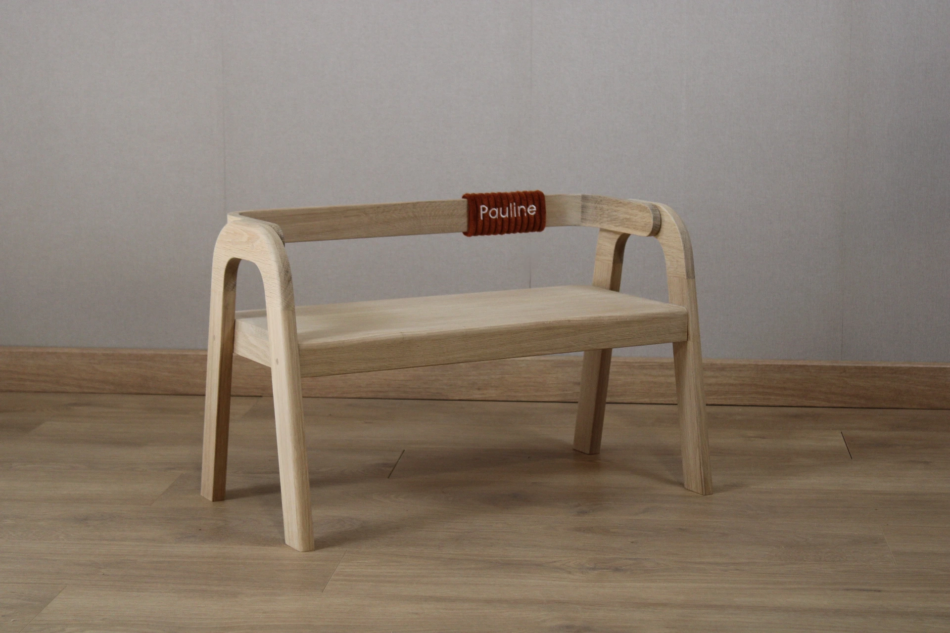 Banc enfant en bois de chêne naturel_terracotta (sans broderie)