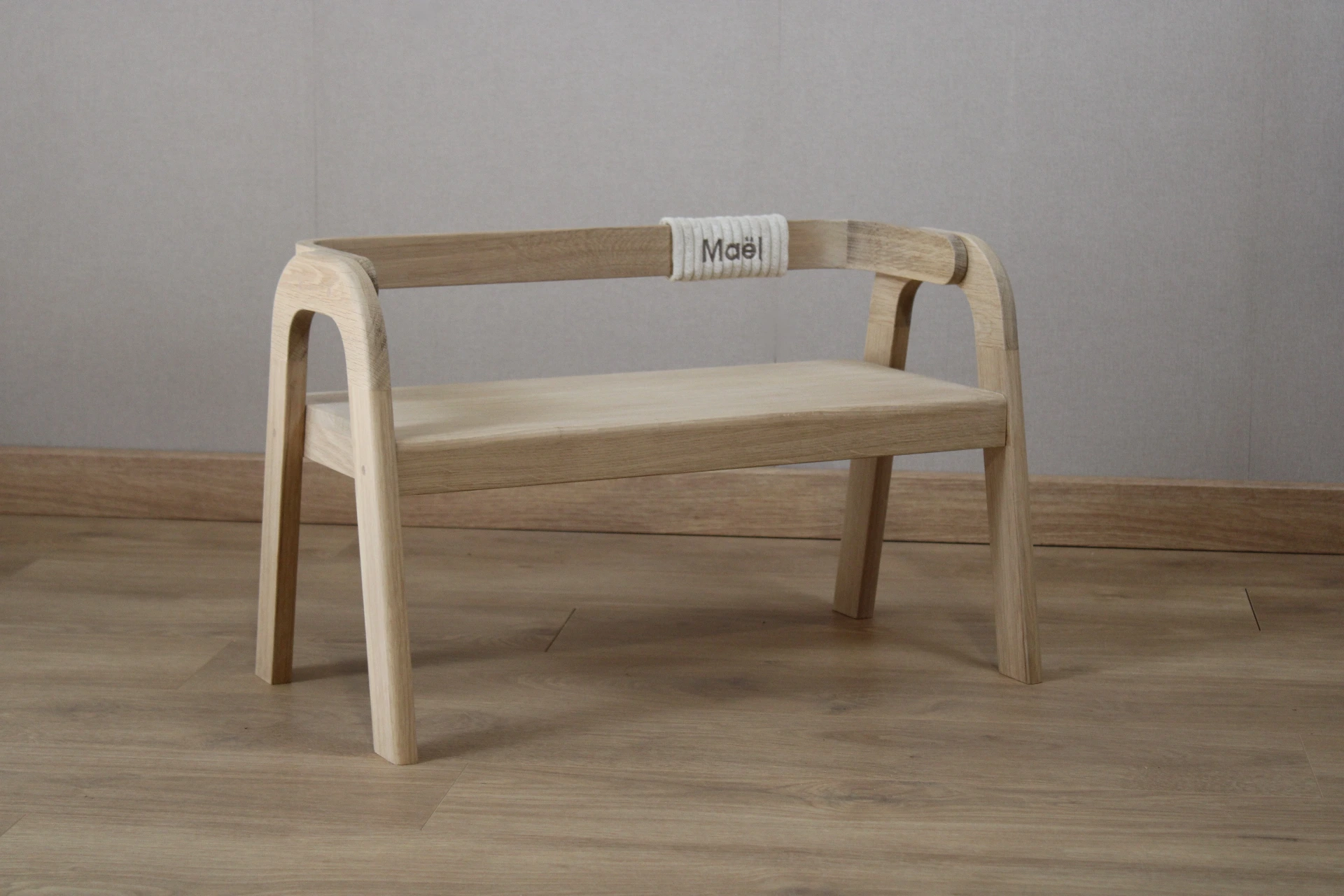 Banc enfant en bois de chêne naturel_crème (sans broderie)