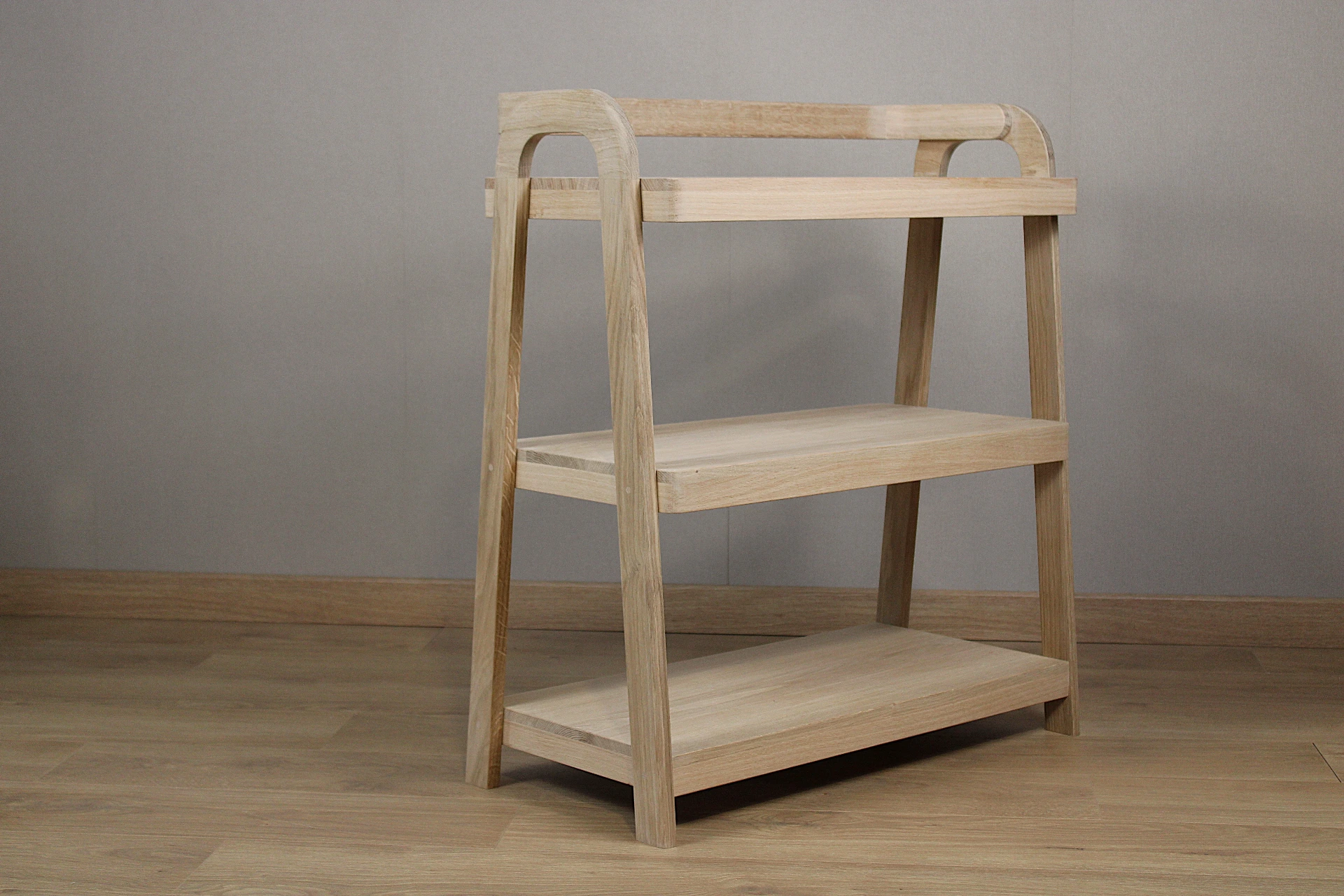 Étagère en bois de chêne naturel