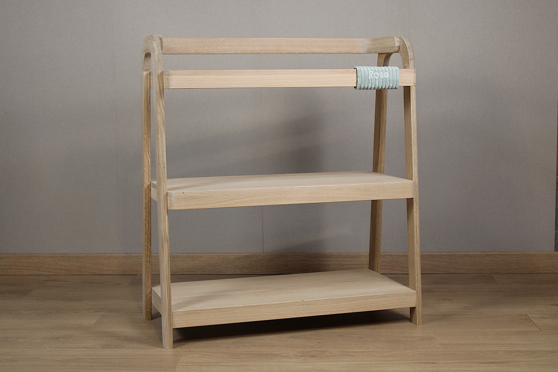 Étagère en bois de chêne naturel_vert sauge (sans broderie)