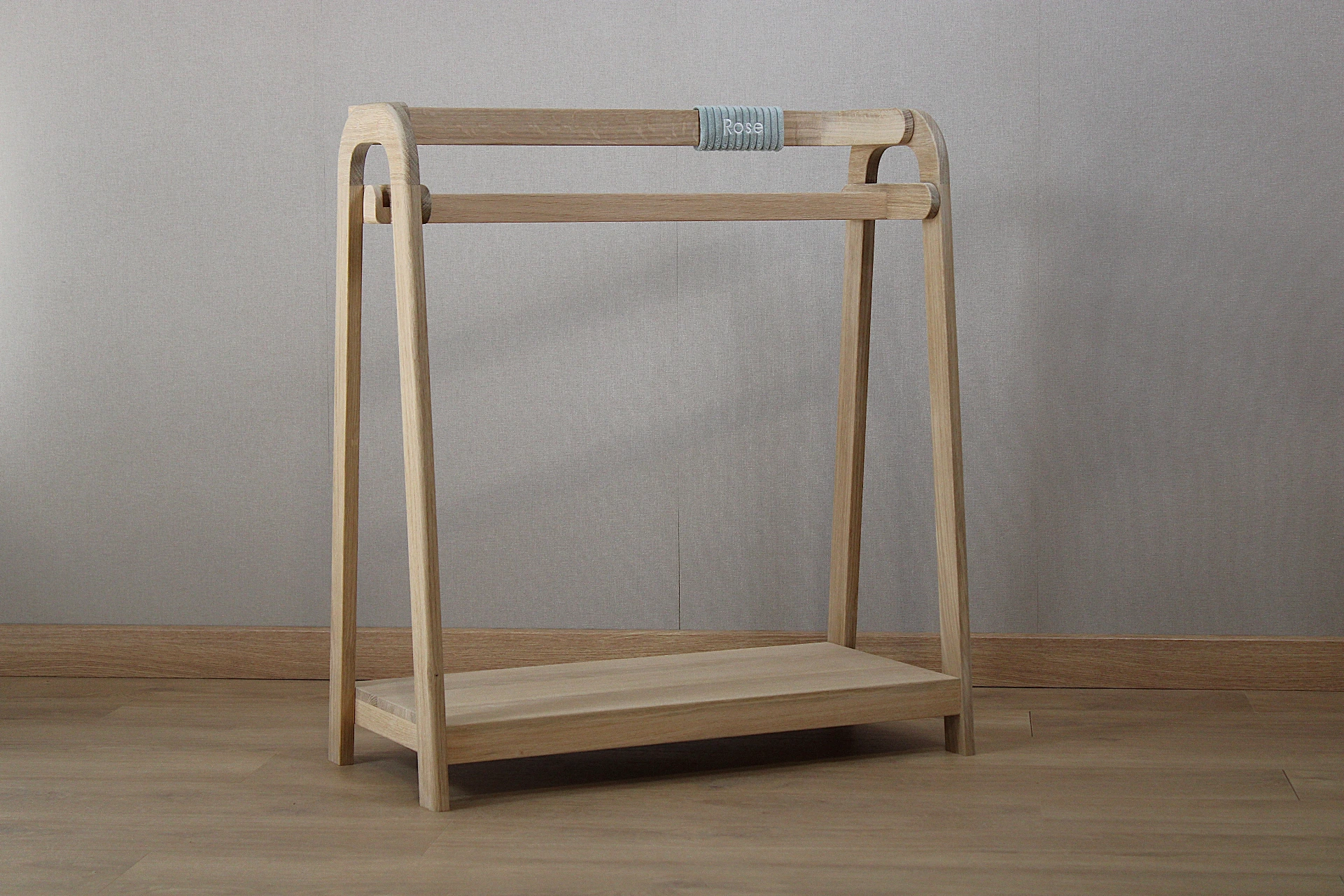 Penderie en bois de chêne naturel_vert sauge